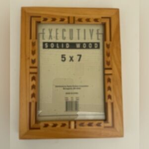 Executive Solid Wood Picture Frame 5 x 7
By Dayton Hudson Corporation